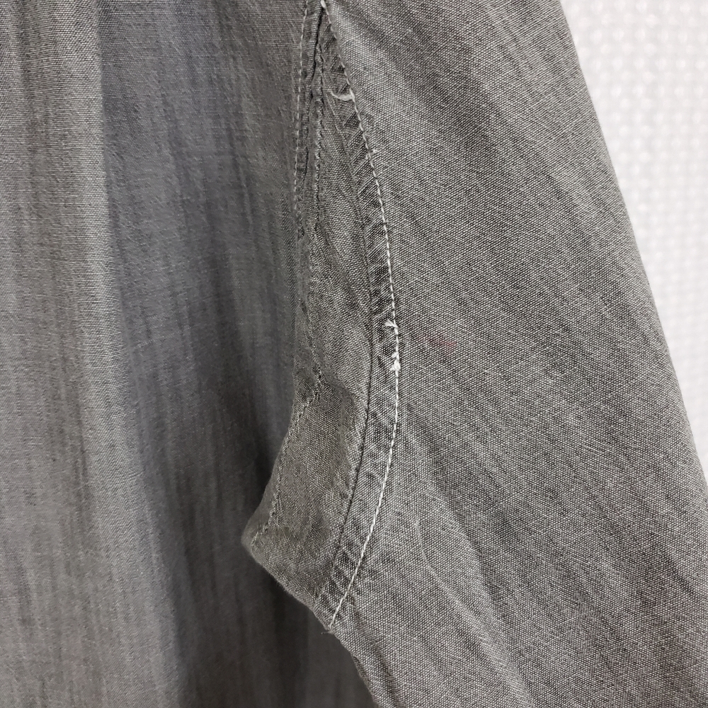 Duluth Trading Company Button Down Shirt Gray Size Large Free Swinging View 5
